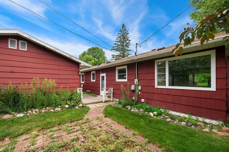 703 28th St, Cloquet, MN 55720
