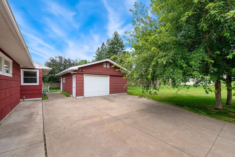 703 28th St, Cloquet, MN 55720