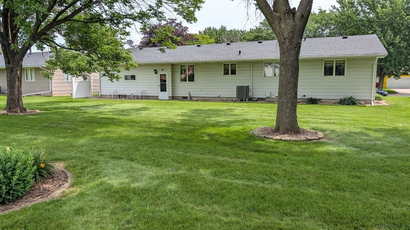 1407 9th St NW, Austin, MN 55912