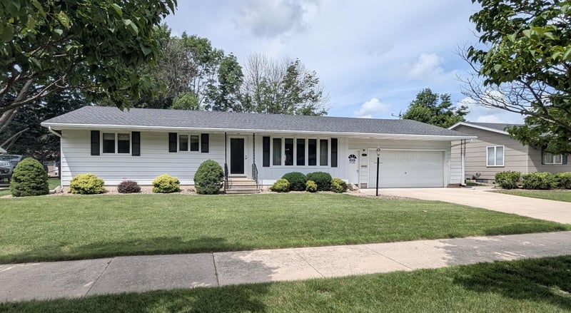1407 9th St NW, Austin, MN 55912