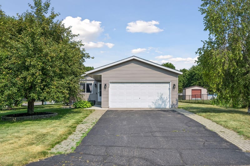 9230 Widgeon Ln, Monticello, MN 55362
