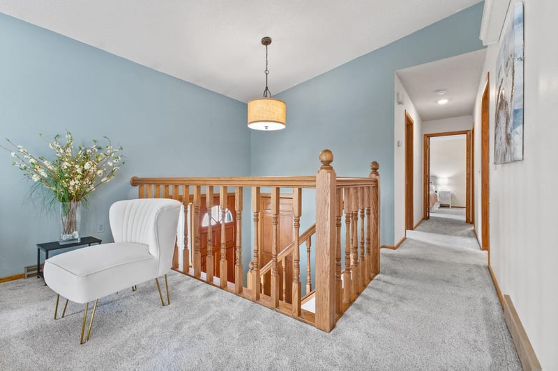 5662 Royal Oaks Dr, Shoreview, MN 55126