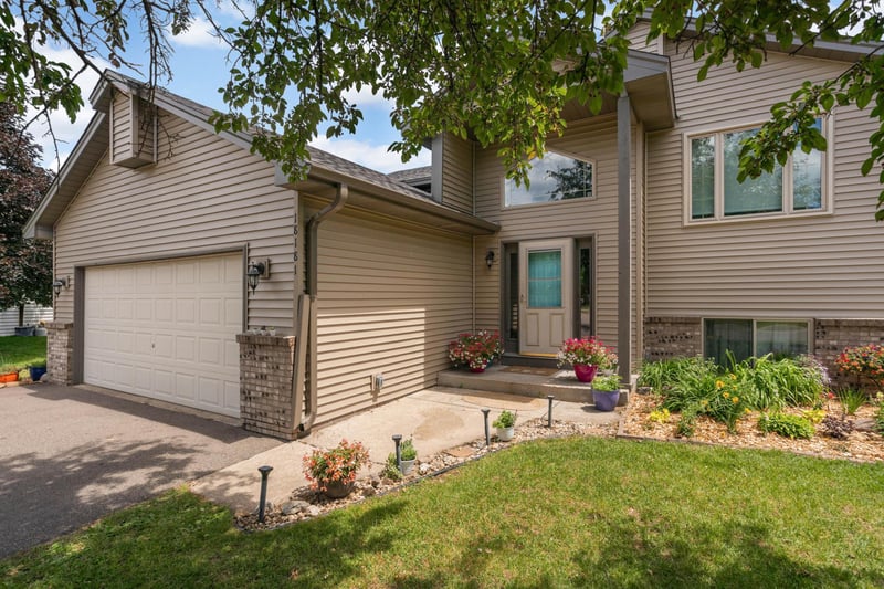 18181 Ironton St NW, Elk River, MN 55330