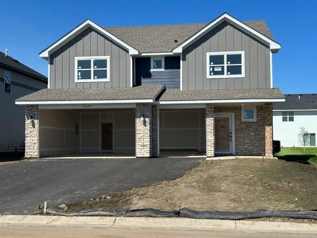 18349 Gladiator Dr, Lakeville, MN 55044