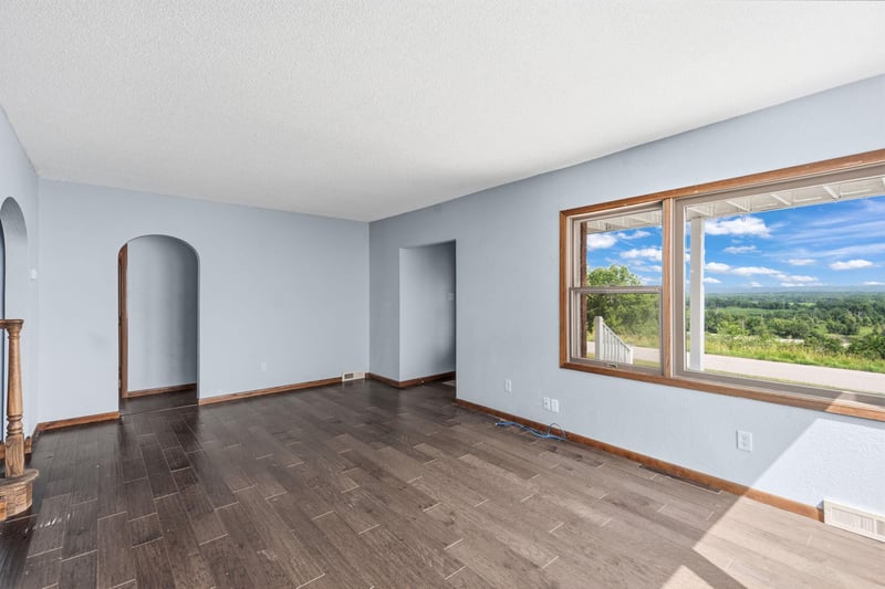 1821 Grandview Ave, Red Wing, MN 55066