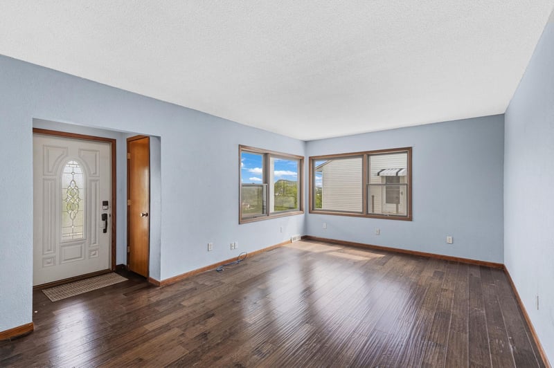 1821 Grandview Ave, Red Wing, MN 55066