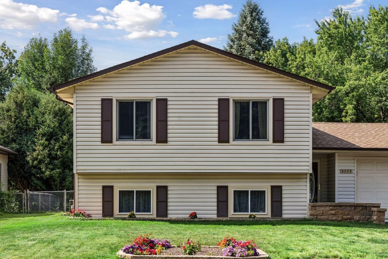 9775 103rd Ave N, Maple Grove, MN 55369