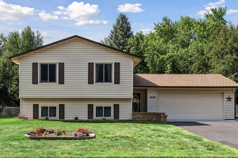 9775 103rd Ave N, Maple Grove, MN 55369