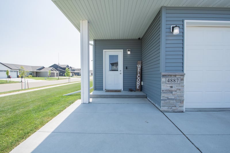 4887 Hampton Cir S, Moorhead, MN 56560