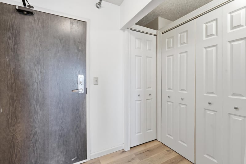 78 10th St E #2807, Saint Paul, MN 55101