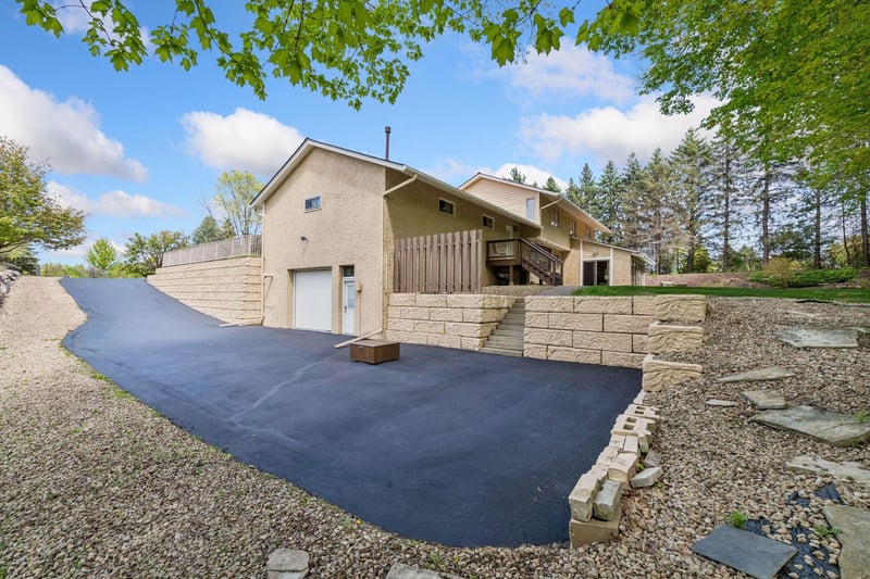 18677 Ponderosa Ct, Eden Prairie, MN 55347