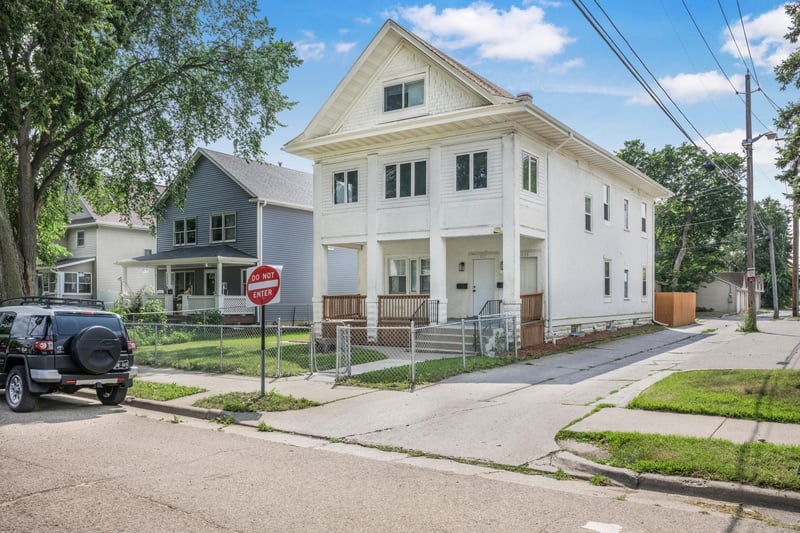 1237 Knox Ave N, Minneapolis, MN 55411