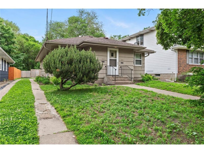 917-919 Weeks Ave SE, Minneapolis, MN 55414