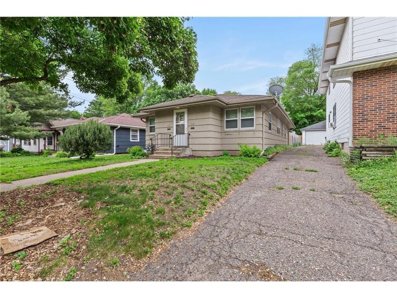 917-919 Weeks Ave SE, Minneapolis, MN 55414