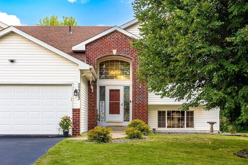 22363 Jed Dr, Rogers, MN 55374