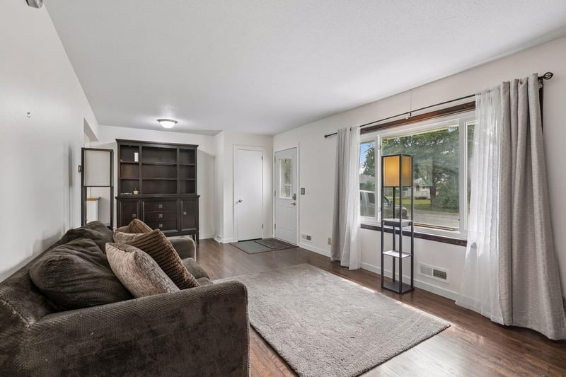 11617 Ilex St NW, Coon Rapids, MN 55448