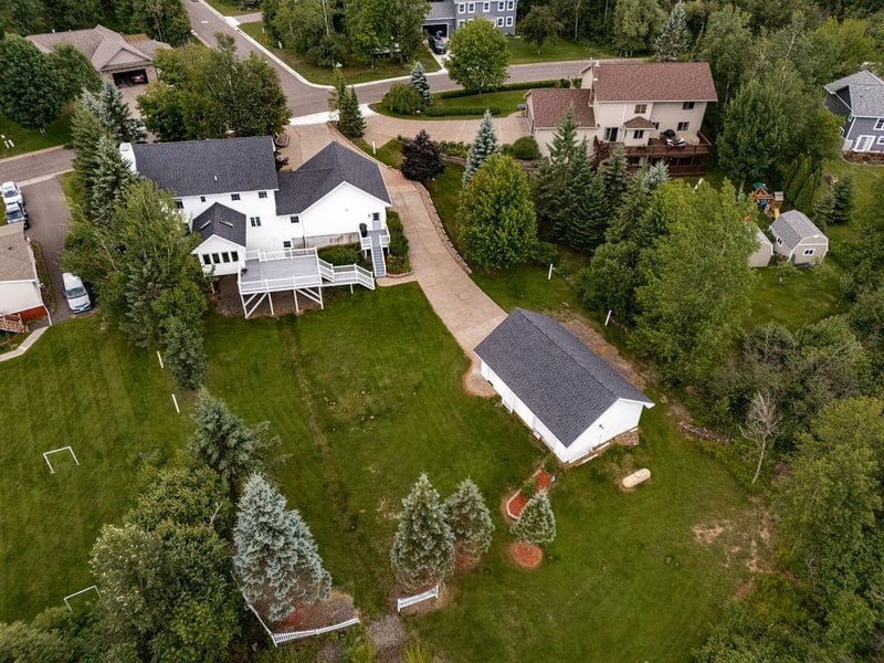 2827 Parkwood Ln, Duluth, MN 55811