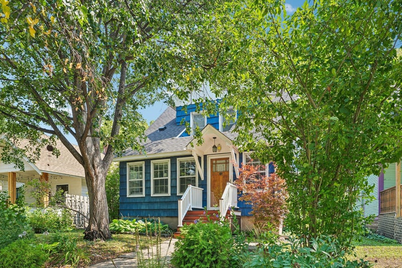 876 18th Ave SE, Minneapolis, MN 55414