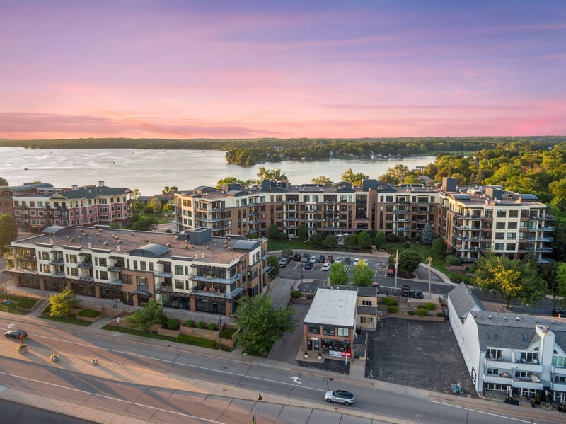 4100 Shoreline Dr #S302, Spring Park, MN 55384