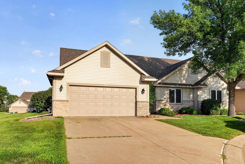 5216 Gemstone Ln NW, Rochester, MN 55901