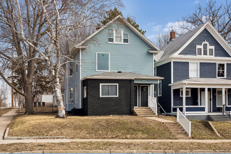 2326 Bryant Ave N, Minneapolis, MN 55411