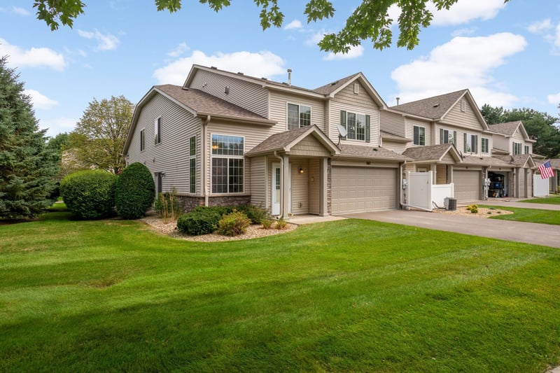 307 Arrowhead Dr, Lino Lakes, MN 55014