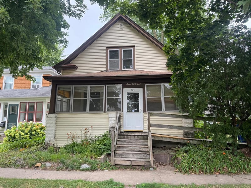 734 Hamline Ave N, Saint Paul, MN 55104