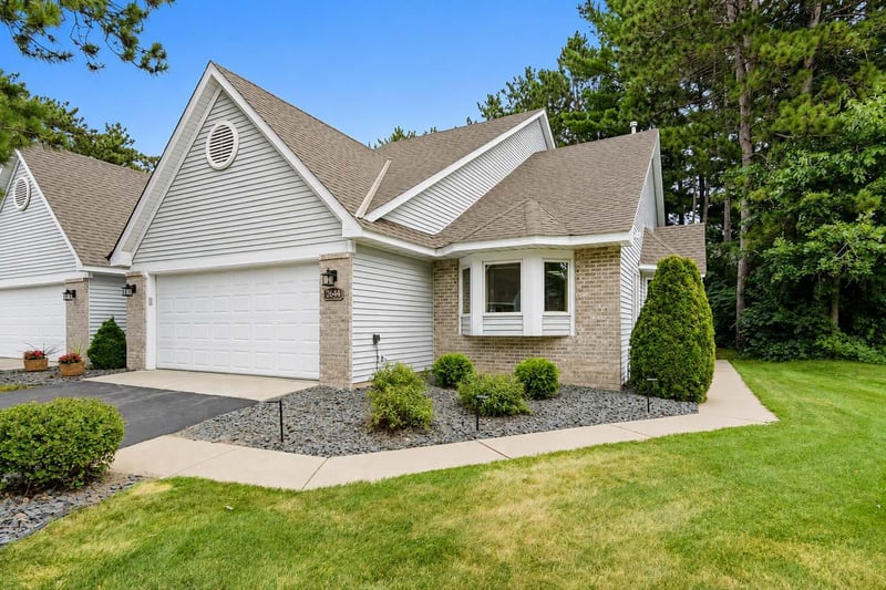 2644 Rivers Bluff Ln, Anoka, MN 55303