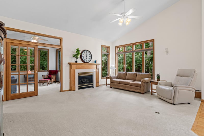 2644 Rivers Bluff Ln, Anoka, MN 55303