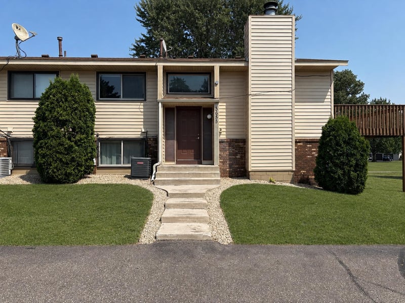5655 Otter View Trl, White Bear Lake, MN 55110