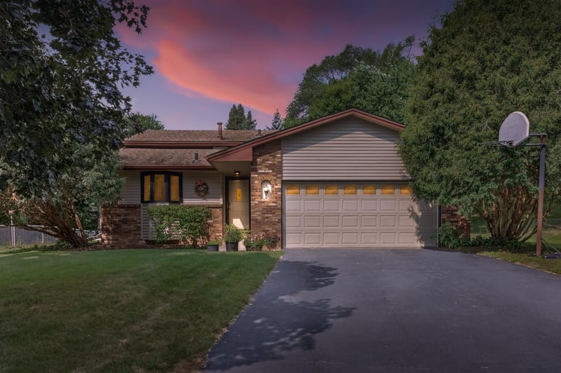 7238 Taffy Way, Eden Prairie, MN 55346