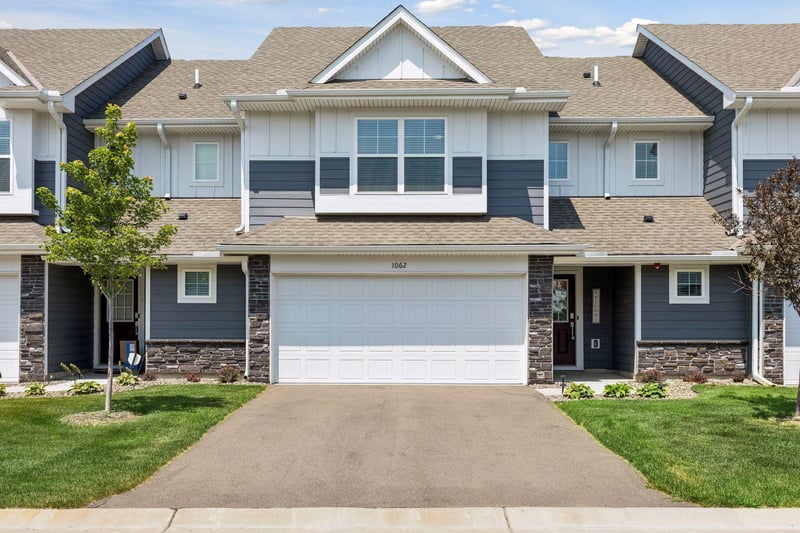 1062 Jubert Dr, Medina, MN 55340
