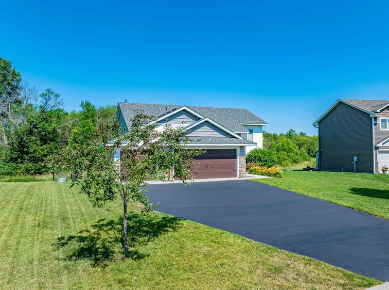 1635 Hidden Trl, Mayer, MN 55360