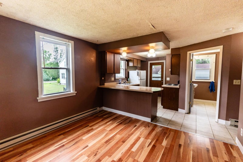 2316 6th St, Eau Claire, WI 54703