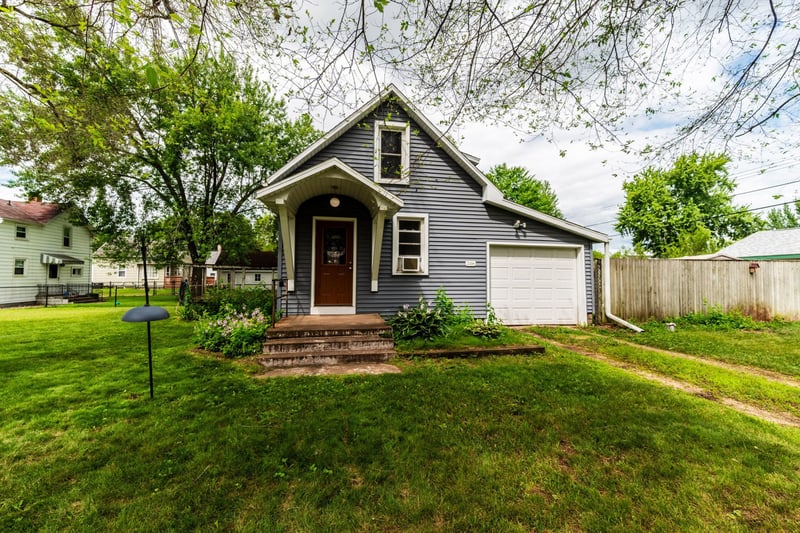 2316 6th St, Eau Claire, WI 54703