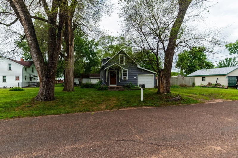2316 6th St, Eau Claire, WI 54703