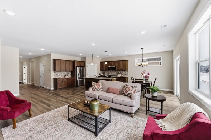 1423 Victory Ln NE, Isanti, MN 55040