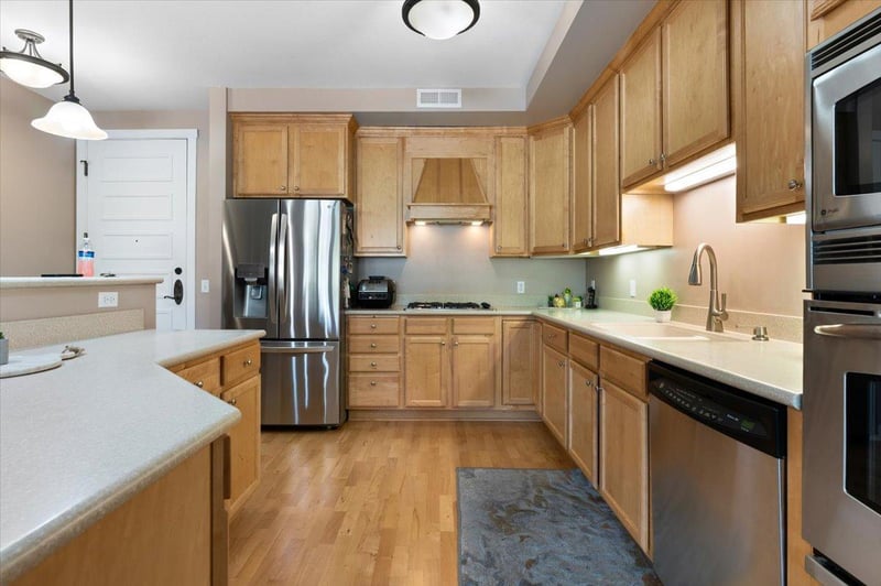 1940 Fulham St #207, Roseville, MN 55113