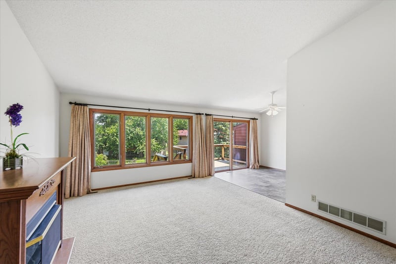 4029 Silver Lake Rd NE, Saint Anthony, MN 55421