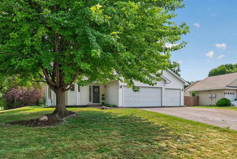 10607 56th St NE, Albertville, MN 55301