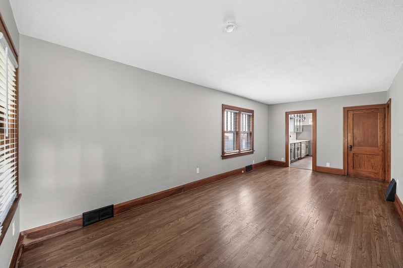 1148 Lane Pl, Saint Paul, MN 55106