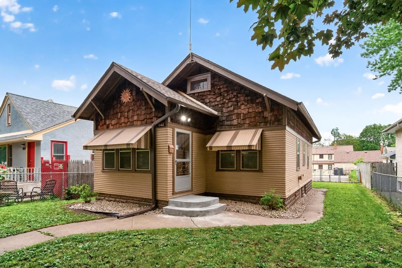 1148 Lane Pl, Saint Paul, MN 55106