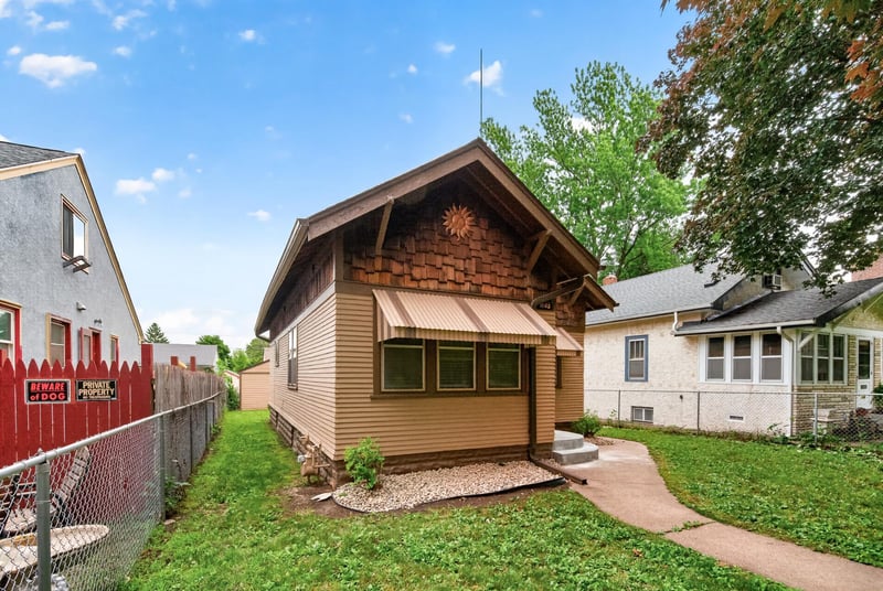 1148 Lane Pl, Saint Paul, MN 55106