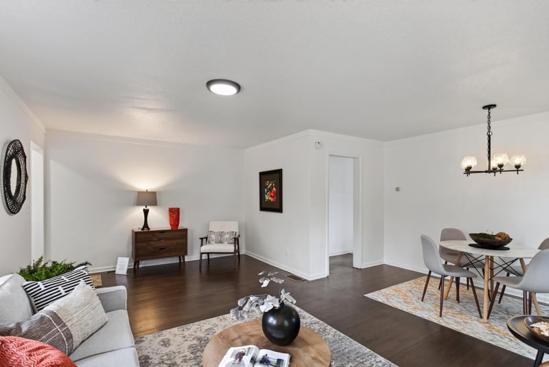 837 Mcknight Rd N, Saint Paul, MN 55119