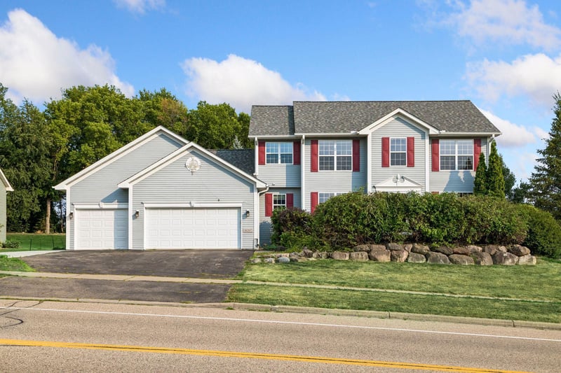 16267 Griffon Trl, Lakeville, MN 55044