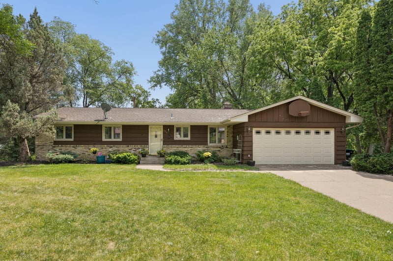 290 Rice Creek Blvd NE, Fridley, MN 55432