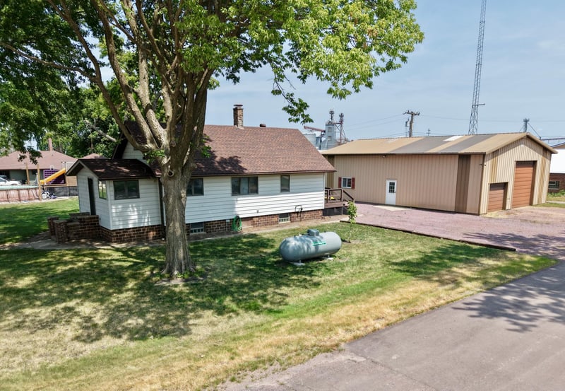 200 2nd St N, Darfur, MN 56022