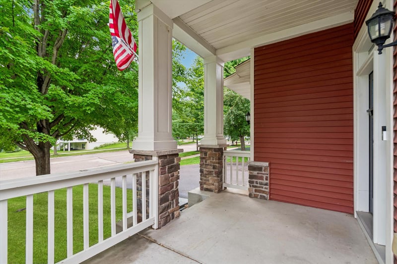 3947 Valencia Ln, Chaska, MN 55318