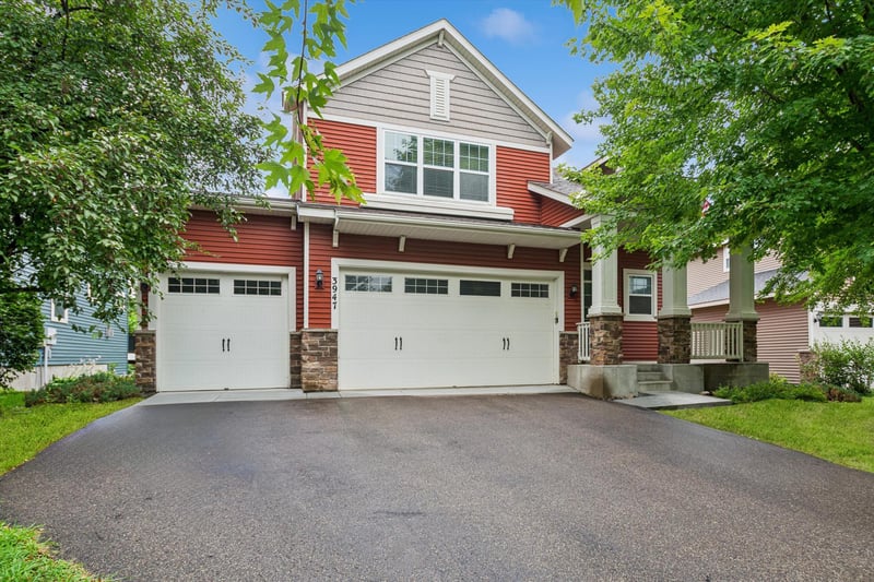 3947 Valencia Ln, Chaska, MN 55318