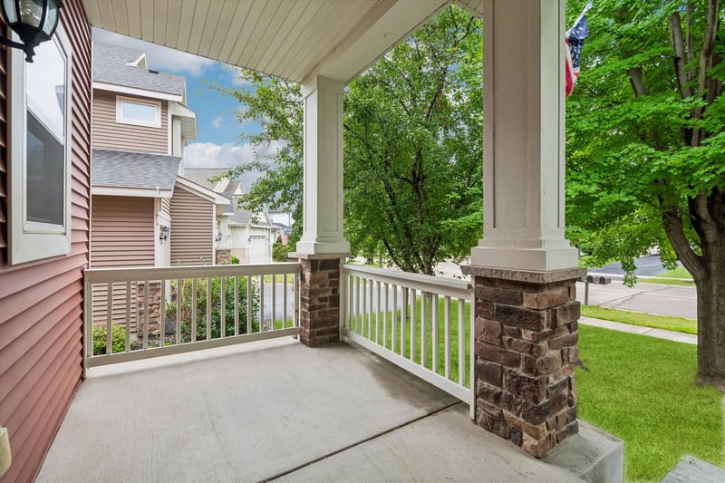 3947 Valencia Ln, Chaska, MN 55318
